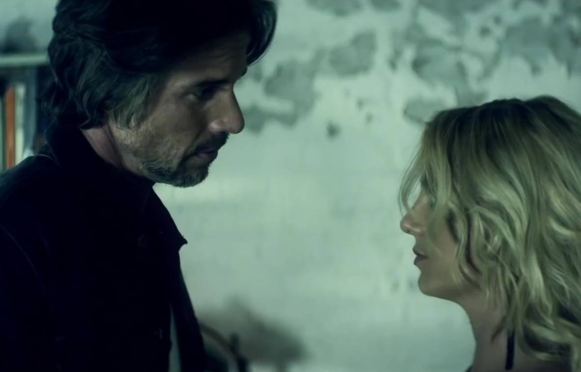 Britney Spears dalam musik video "Criminal" (dok. Jive Records/Criminal)