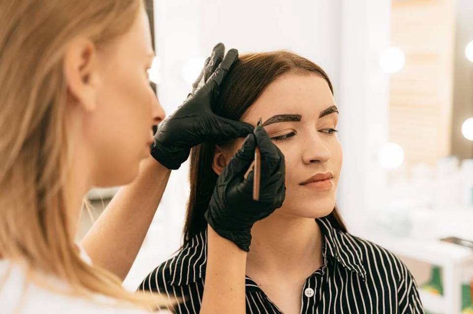 illustrasi MUA (pexels.com/Antoni Shkraba Studio)
