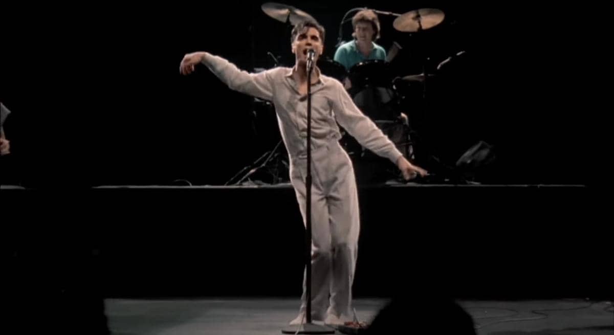 Talking Heads perform "Life During Wartime"