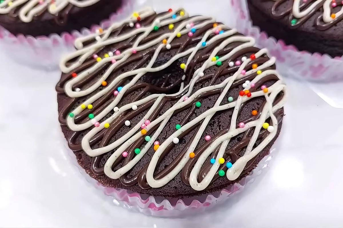 ilustrasi bolu donat black forest (YouTube.com/Ryanares kitchen)