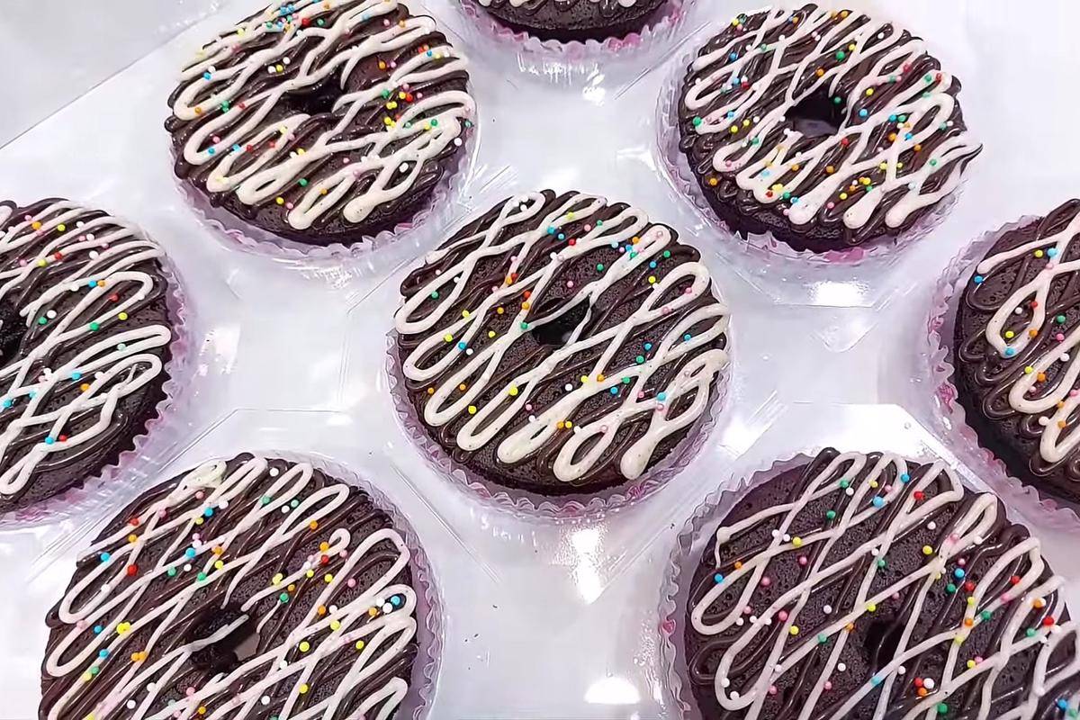 ilustrasi bolu donat black forest (YouTube.com/Ryanares kitchen)