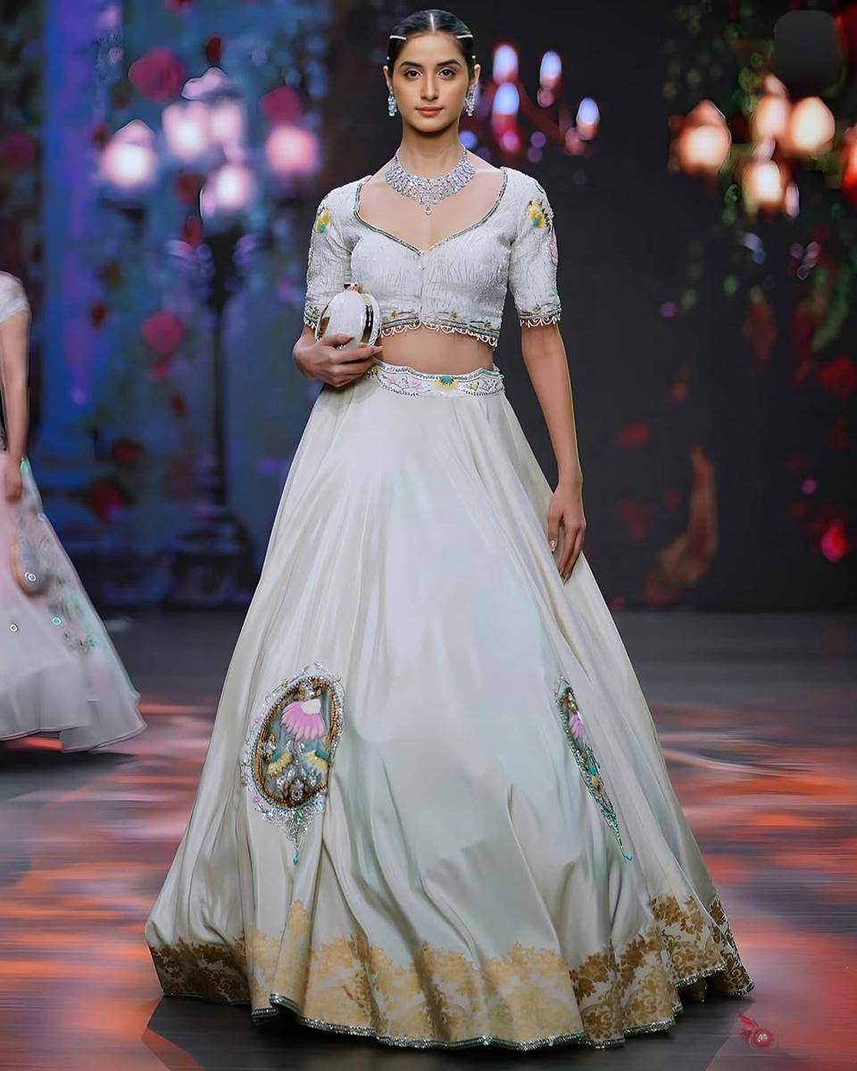 Potret Miss Charm India 2025, Mehakk Dhingrra (instagram.com/misscharm.tv)