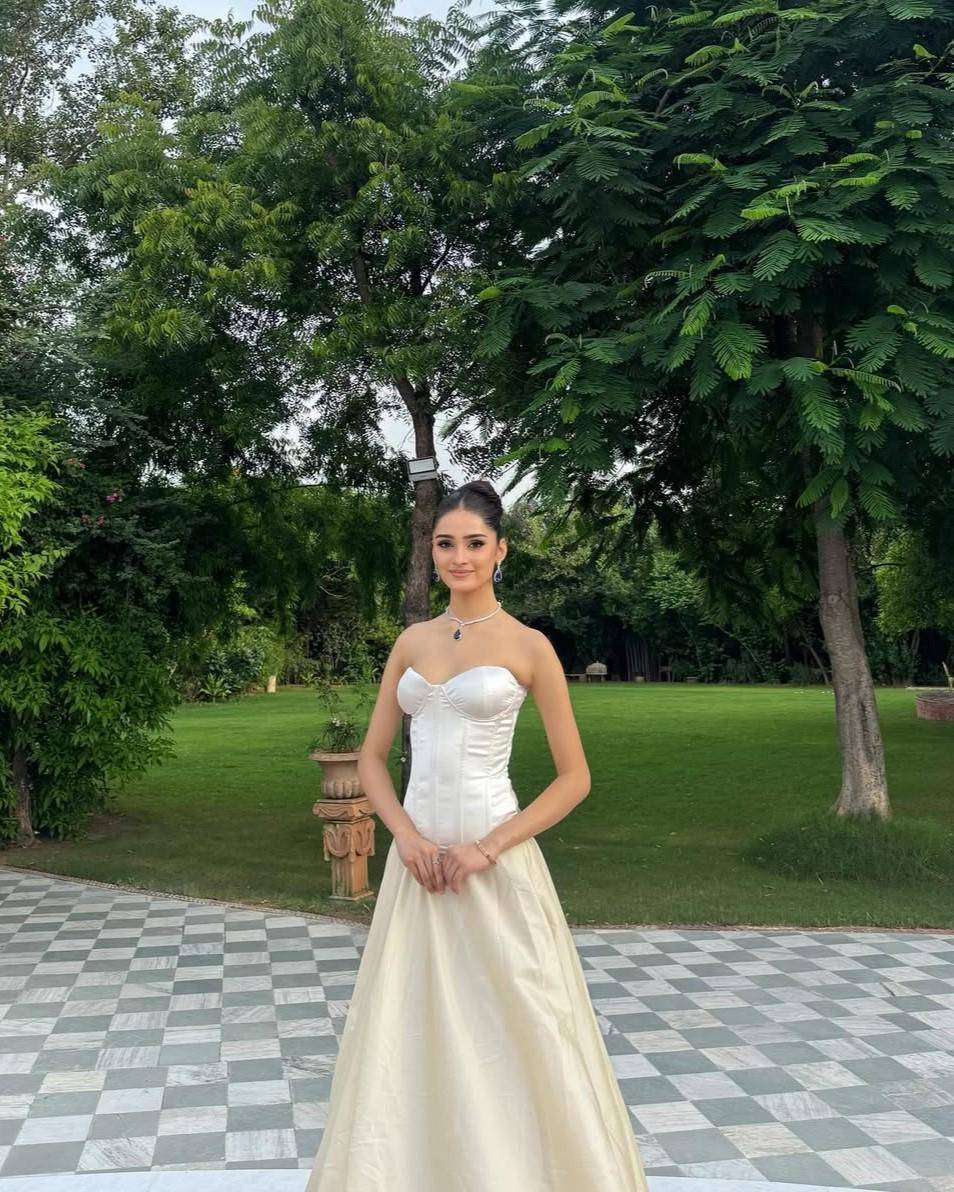 potret Manika Vishwakarma, Miss Universe India 2025 (instagram.com/mani_navrang) 