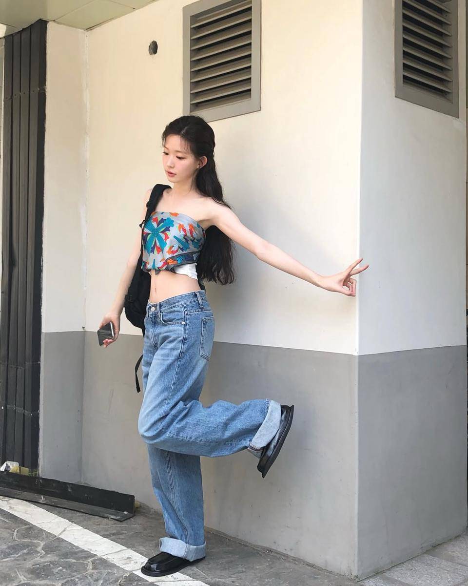 Choi Yoon Ji (instagram.com/yoonjiiii/)