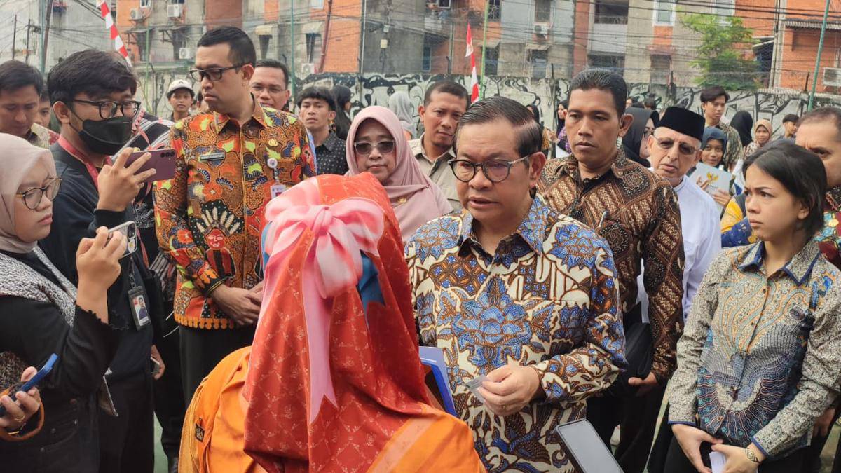 Pramono Anung bertemu warga