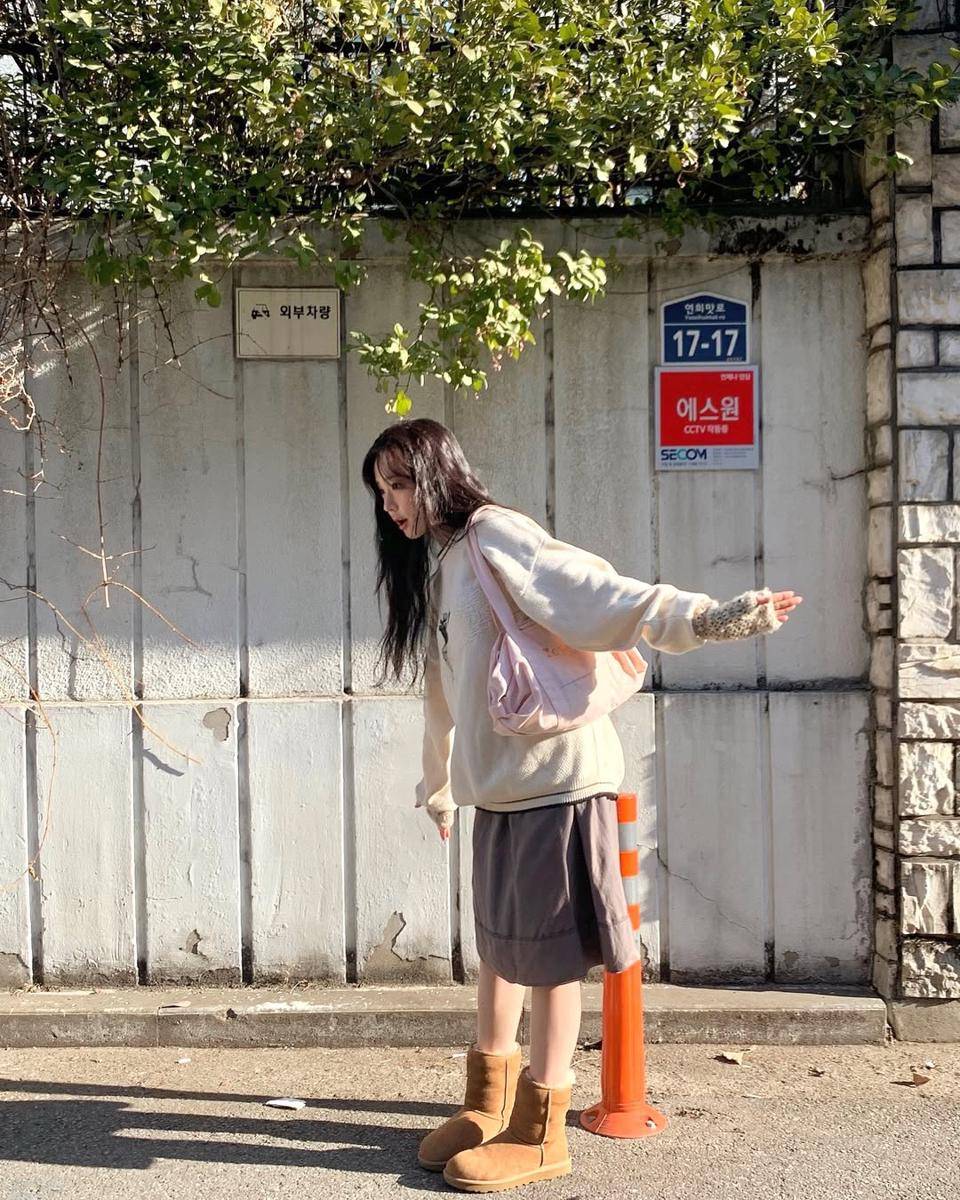 Choi Yoon Ji (instagram.com/yoonjiiii/)