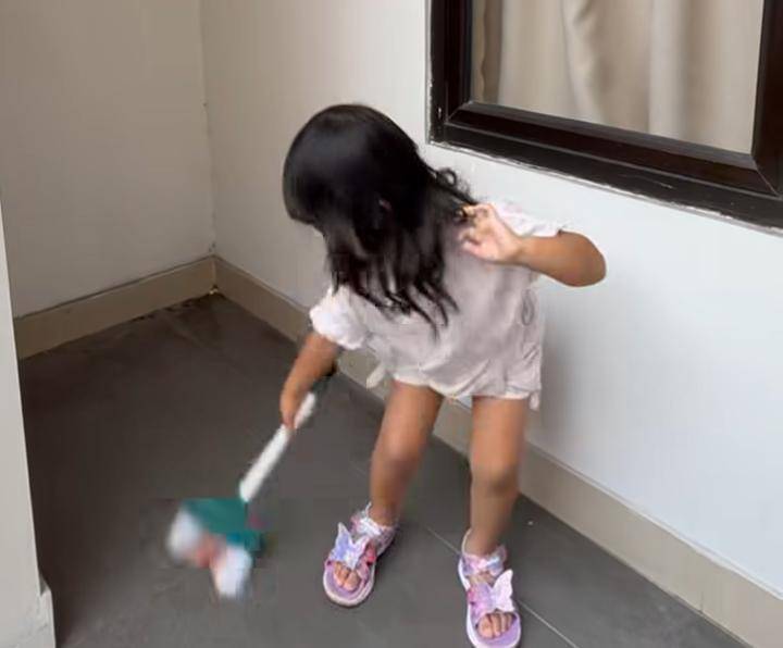 potret Moana dapat warisan kosan 8 kamar dari Ricis