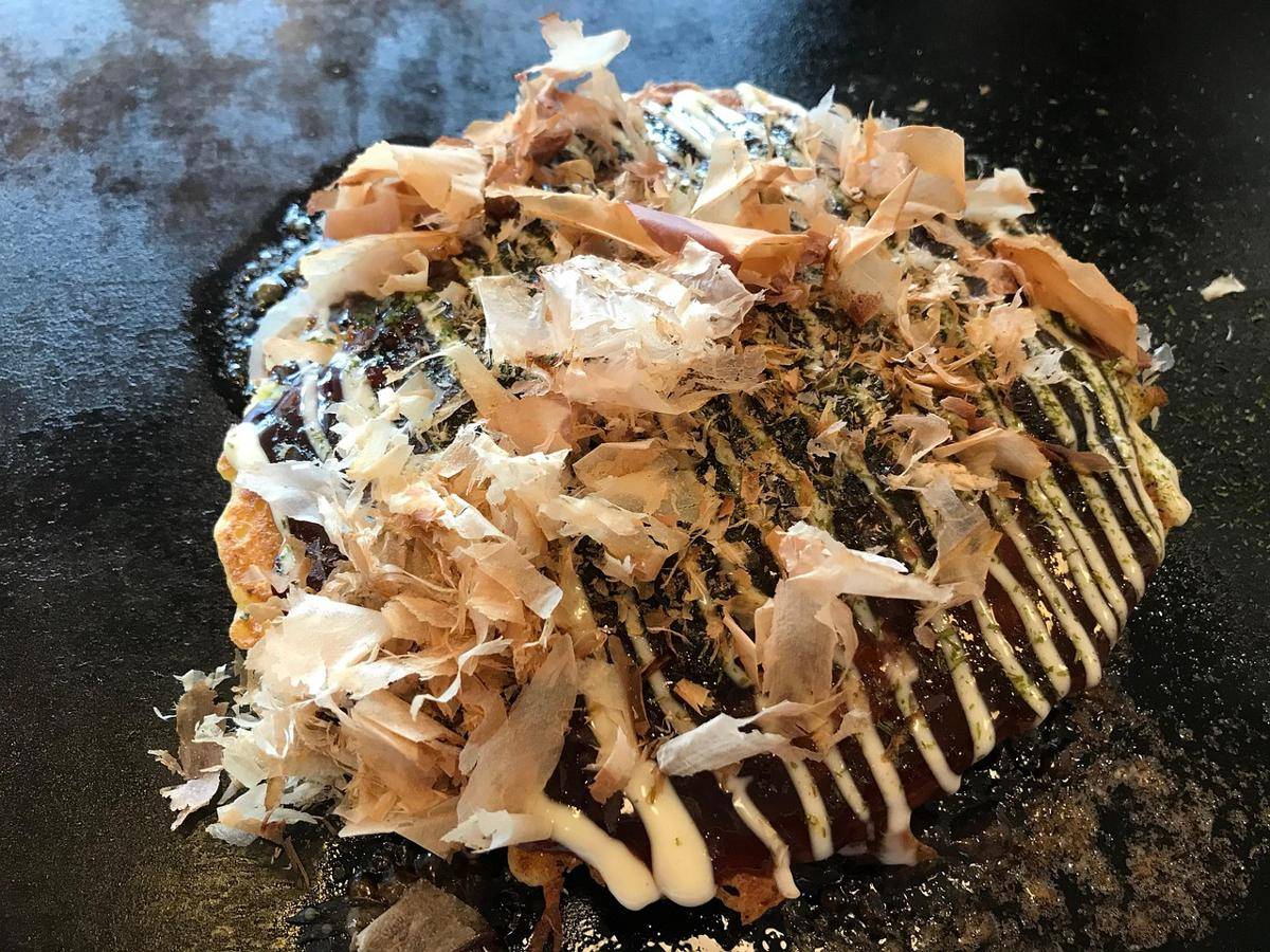ilustrasi membuat okonomiyaki