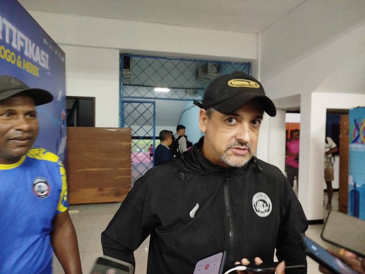 Pelatih Arema FC, Marcos Santos. (IDN Times/Rizal Adhi Pratama)