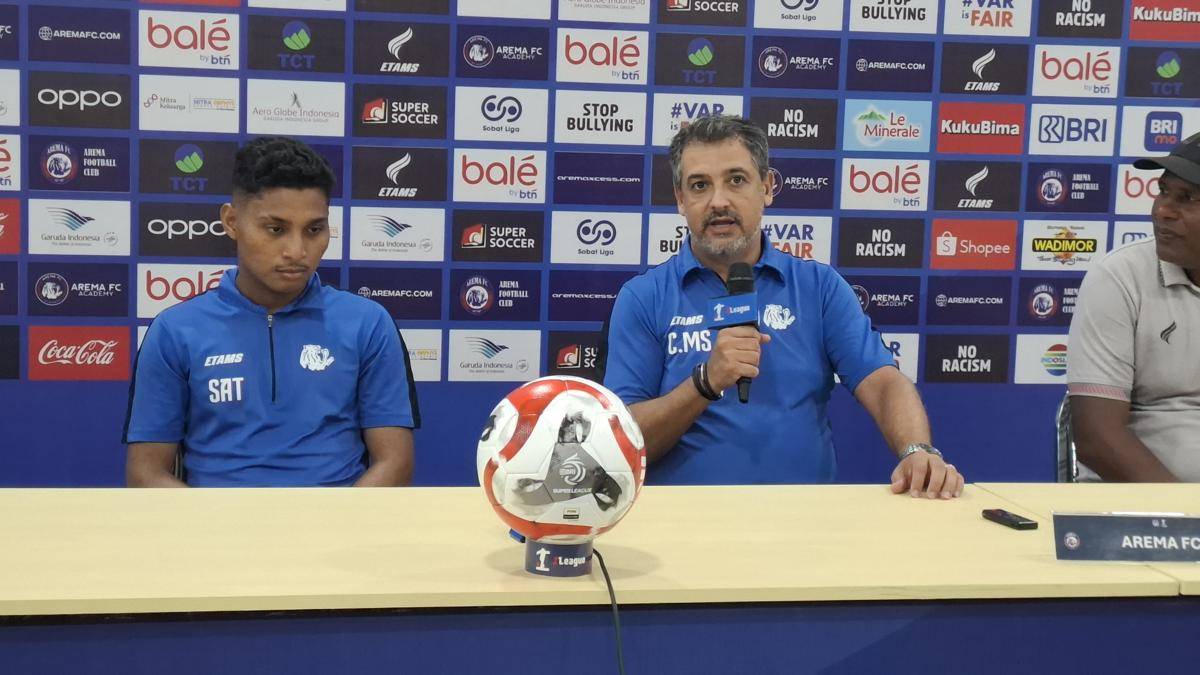 Pelatih Arema FC, Marcos Santos. (IDN Times/Rizal Adhi Pratama)