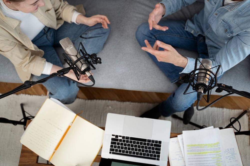 podcast (freepik.com/freepik)