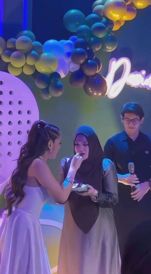Ulang Tahun ke-23 Davina Karamoy (Instagram.com/davinaakaramoy)