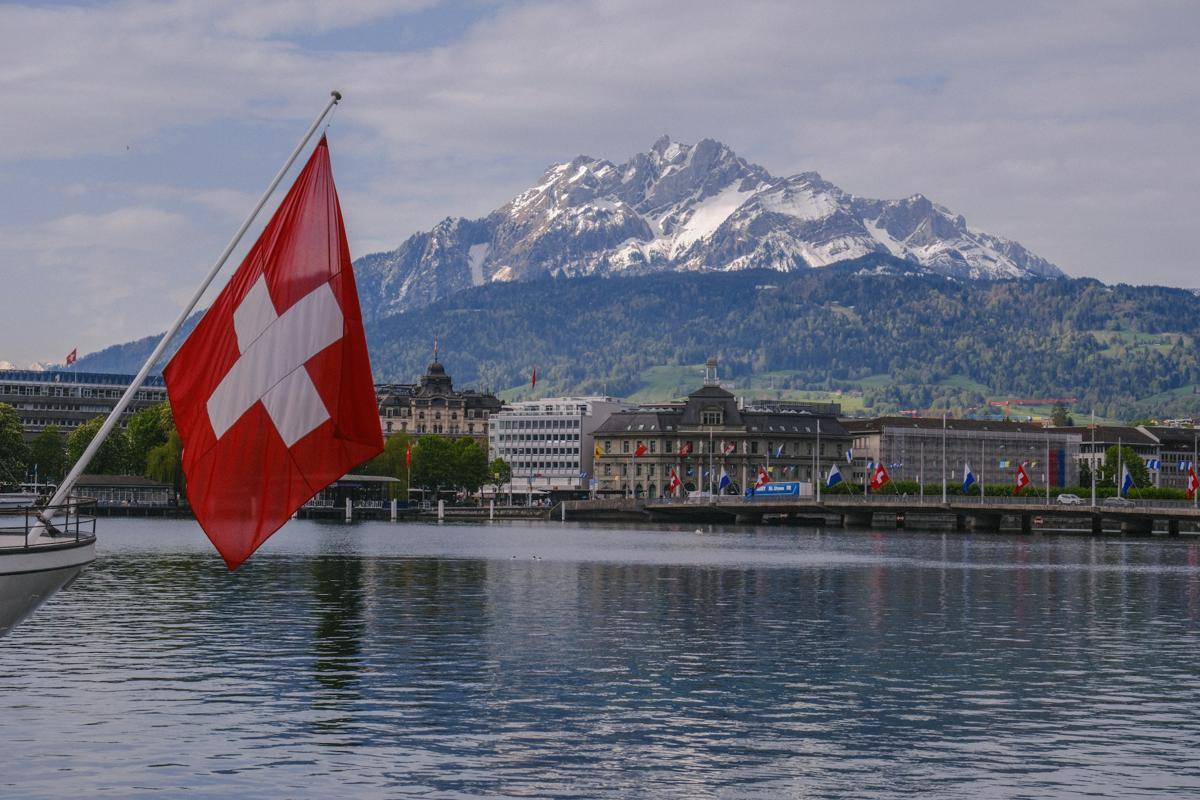 ilustrasi Swiss (Unsplash/Alex Presa)