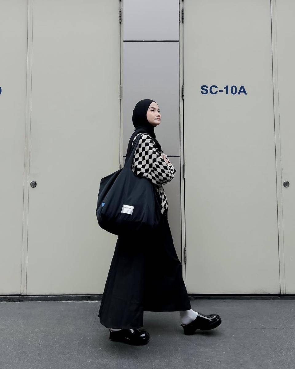 ide padu padan kardigan ala Anggita Kusuma Dewi (instagram.com/kusumanggi)