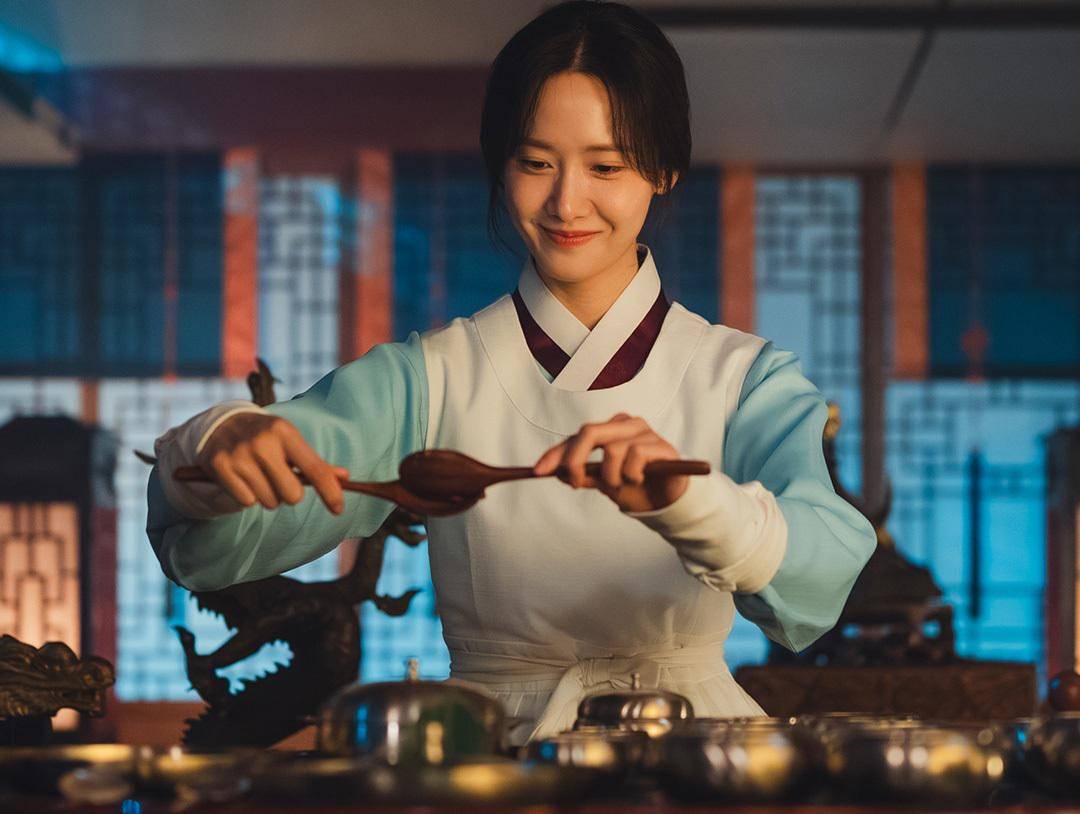 still cut drama Korea Bon Appétit, Your Majesty (instagram.com/tvn_drama)