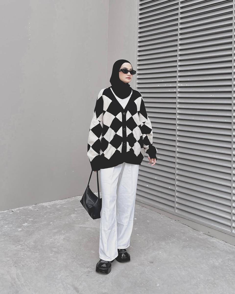 ide padu padan kardigan ala Anggita Kusuma Dewi (instagram.com/kusumanggi)