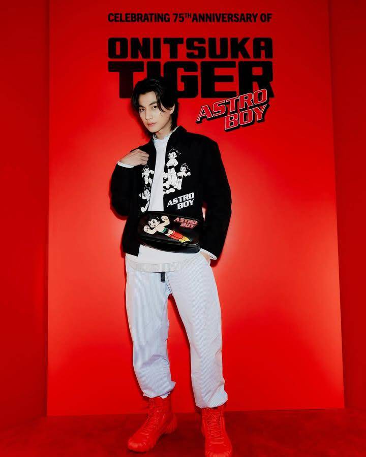 styling white pants ala Gulf Kanawut (instagram.com/gulfkanawut)