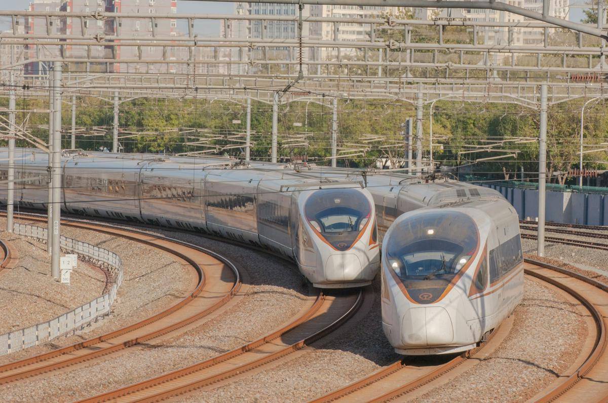 Kereta Cepat di China. (unsplash.com/df11g)