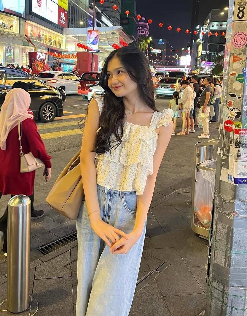 Indah JKT48 (instagram.com/jkt48indah_)