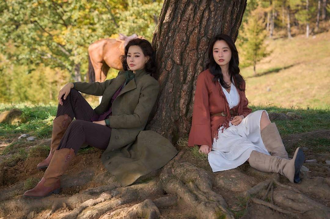 Lee Ha Nee dan Bang Hyo Rin di drama Aema (instagram.com/netflixrk)