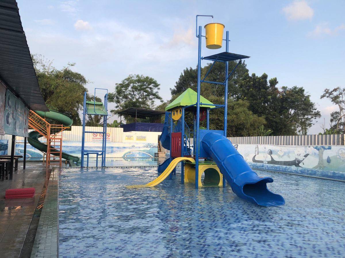 Tarif Masuk Kolam Renang Sumber Tirto 2025, Favorit di Berbah Sleman