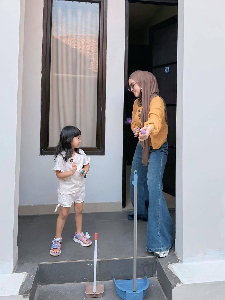 potret Ria Ricis dan Moana