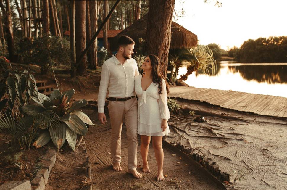 illustrasi pasangan romantis (pexels.com/Jonathan Borba)
