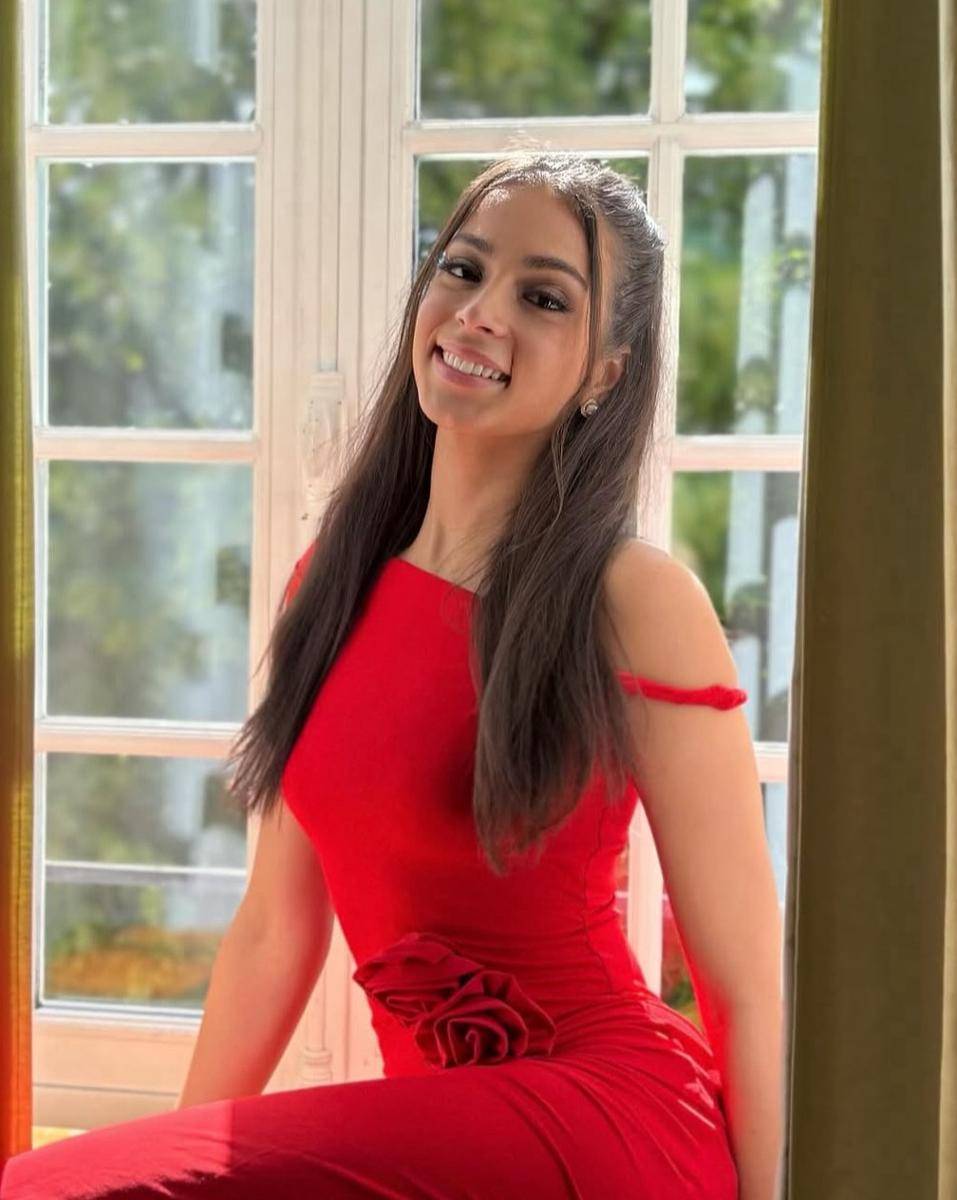Potret Miss Charm Belanda 2025, Jaelin Ramadhin (instagram.com/misscharm.tv)