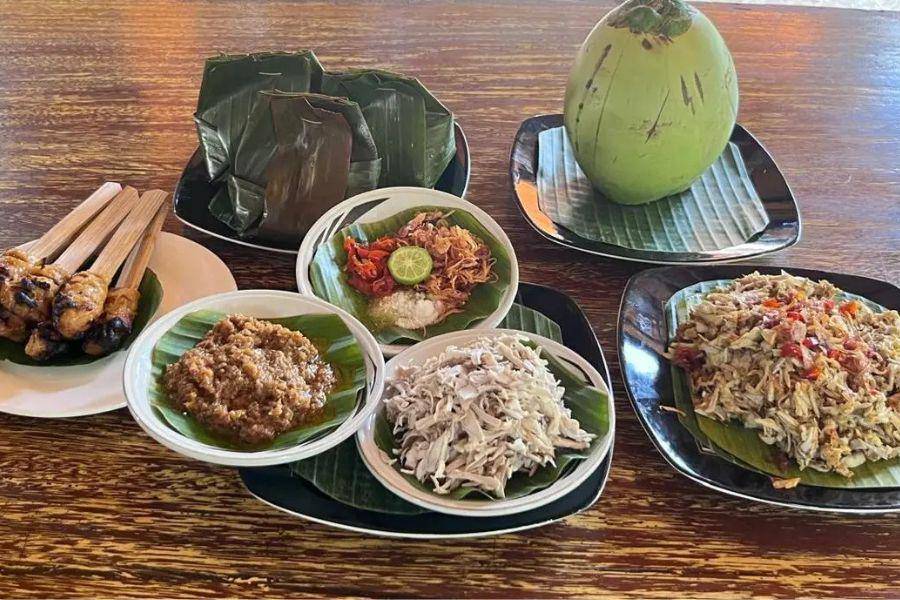 Potret makanan khas Bali