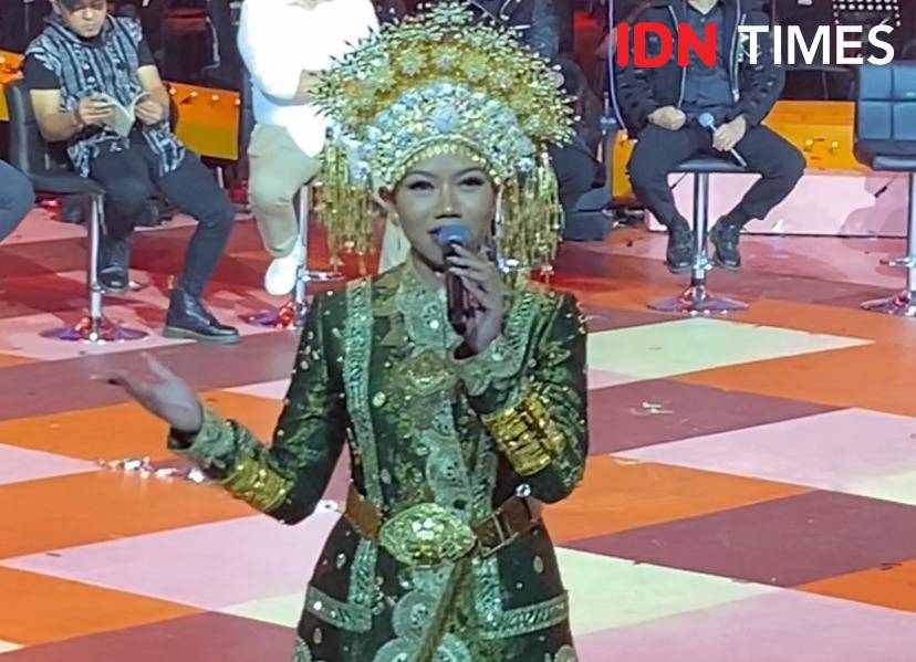 potret Yura Yunita di Pagelaran Sabang Merauke 2025
