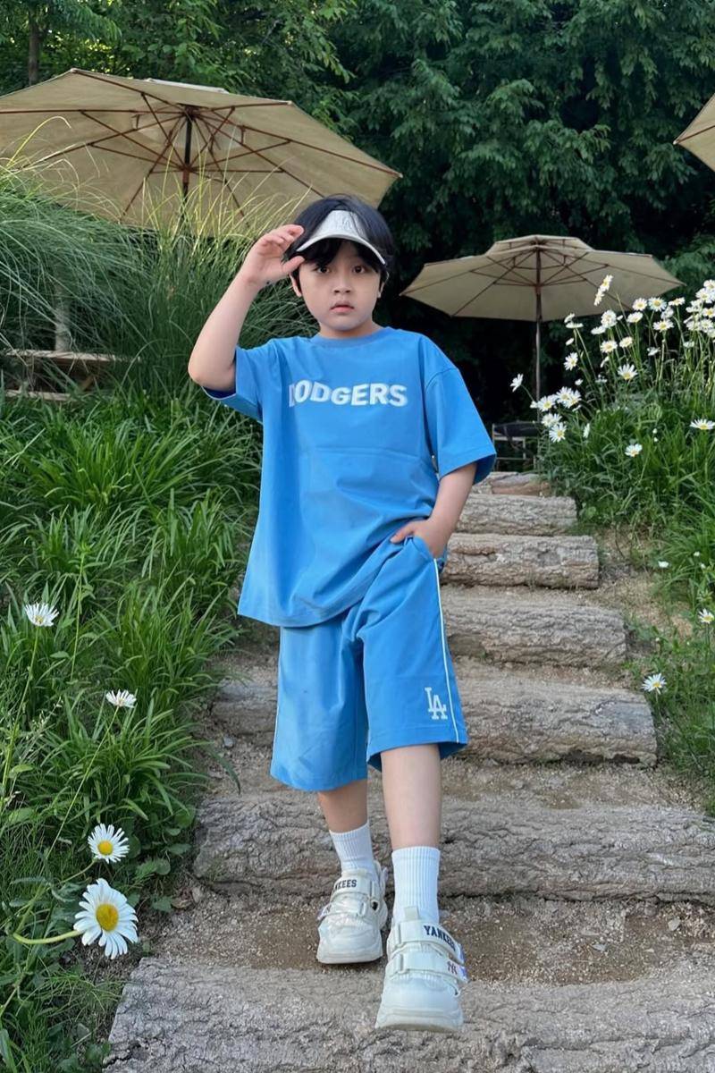 mix and match celana pendek ala SEO Woo Jin (instagram.com/_angel_elijah_)