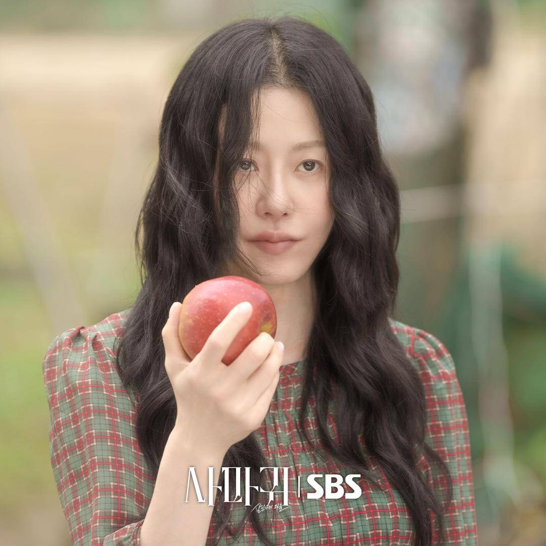 still Cut Queen Mantis 