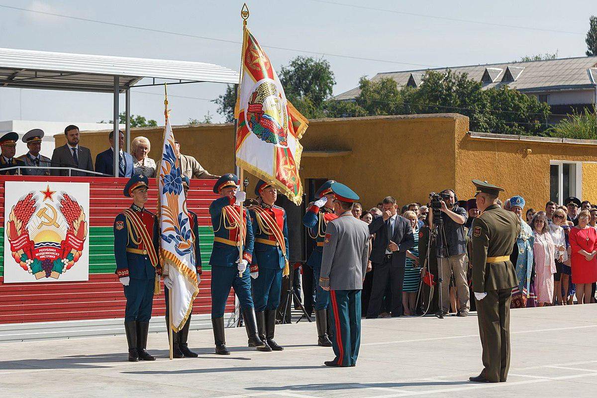 potret parade militer di Tiraspol