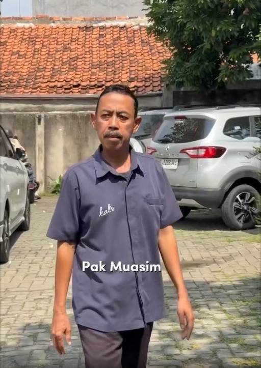 Zaskia Mecca hadiahkan umrah untuk satpam kantor