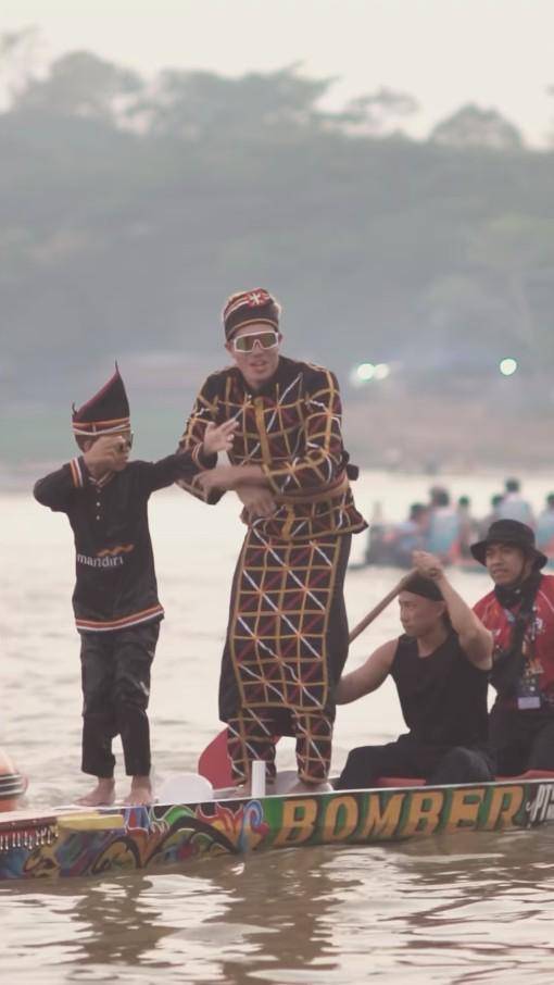 Aisar Khaled Ikut Festival Pacu Jalur (Instagram.com/aisar_khaledd)