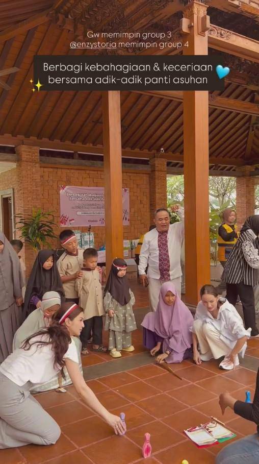 Enzy Storia 17-an Bersama Anak Panti Asuhan (Instagram.com/enzystoria)