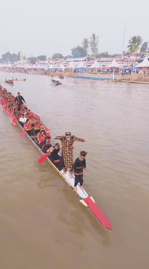 Aisar Khaled Ikut Festival Pacu Jalur (Instagram.com/aisar_khaledd)