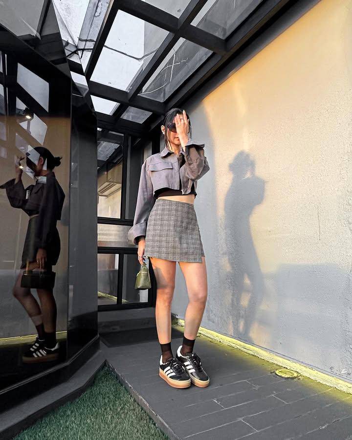 inspirasi OOTD pemeran Perempuan Pembawa Sial (instagram.com/clarabernadeth)