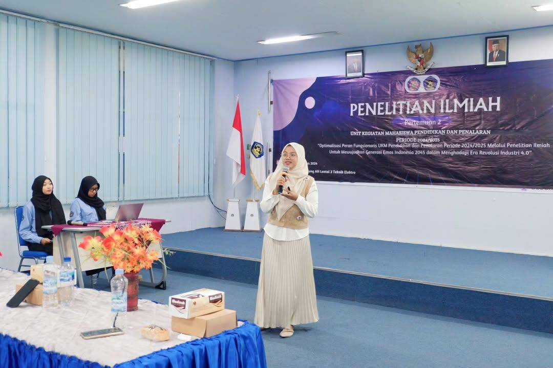 OOTD ngampus ala peserta CoC S2 (instagram.com/finakharisma_)