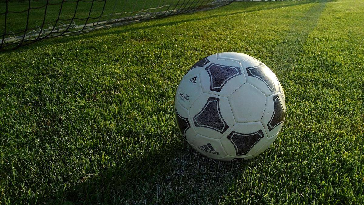 Ilustrasi laga Madura United vs Persita (Pixabay/brokerx)