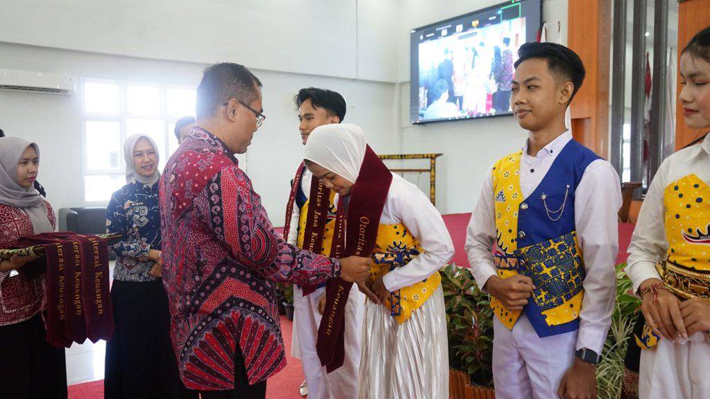 Mahasiswa Institut Teknologi Sumatera (Itera) Resmi Dikukuhkan Sebagai Duta Literasi Keuangan oleh OJK (Dok/Humas Itera)