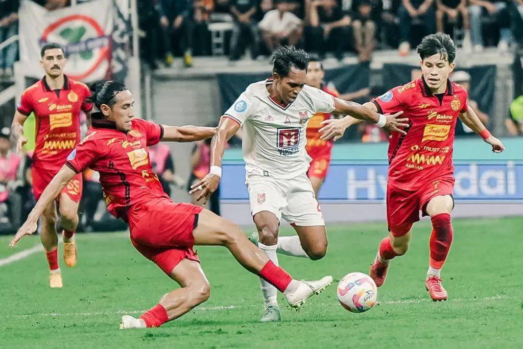 Salah satu momen pertandingan pekan ke-34 BRI Liga 1 2024/2025 antara Persija Jakarta versus Malut United yang berlangsung di Jakarta International Stadium Jakarta pada 23 Mei 2025. (Instagram.com/malutunitedfc)