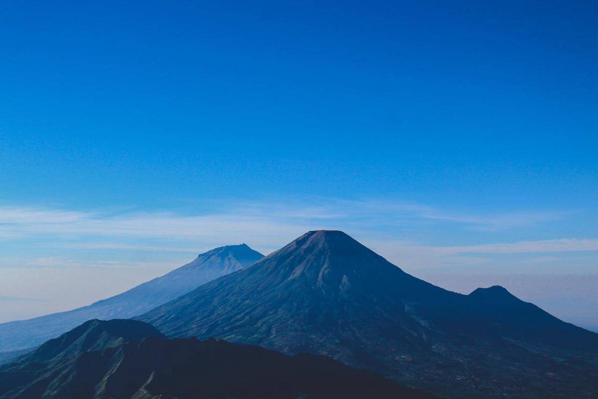 potret gunung Sindoro (pexels.com/Rifqi Ramadhan)