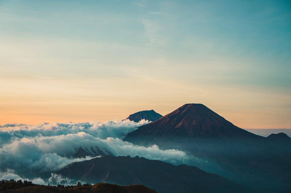 potret gunung Sindoro (pexels.com/Rizk Nas)