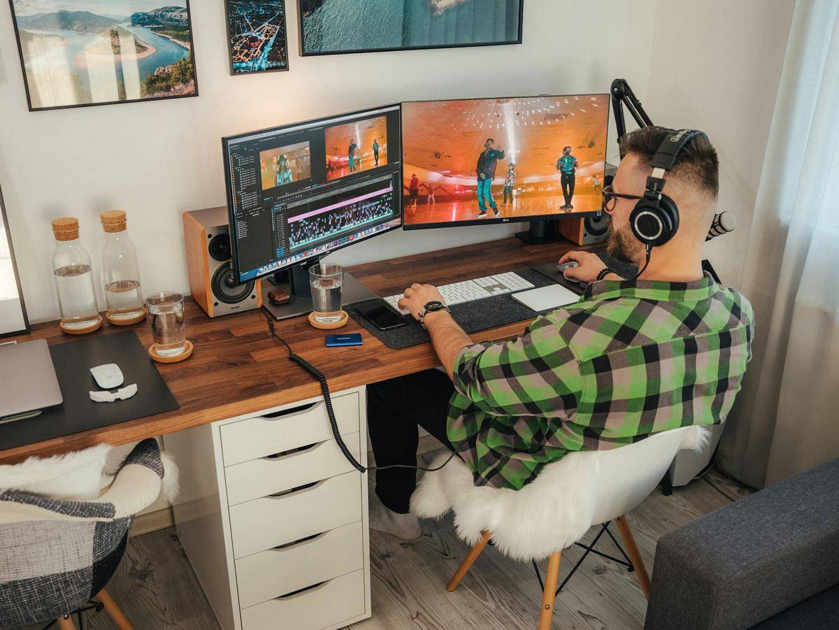 ilustrasi pria gamer (unsplash.com/samsungmemory)