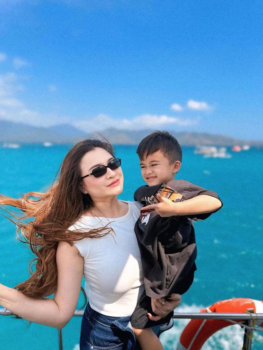 potret Nathalie Holscher dan Adzam