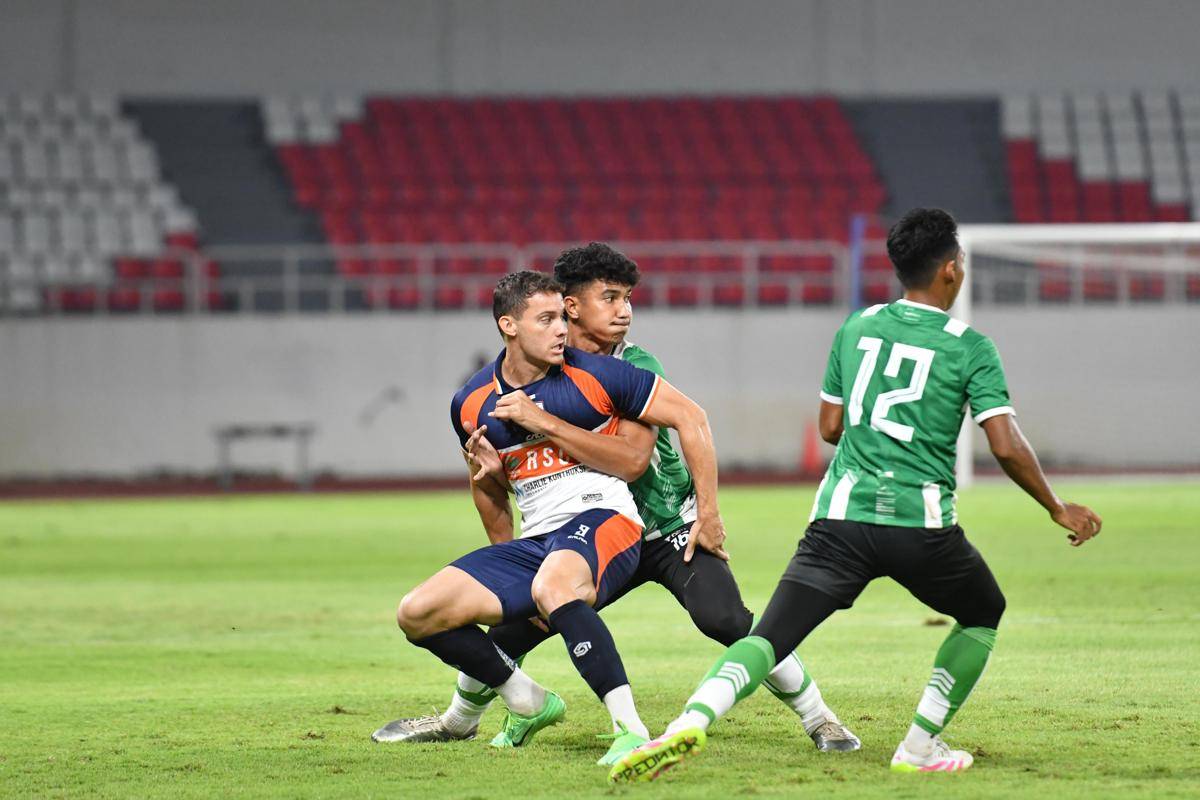 Duel PSMS kontra Kendal Tornado pada uji coba jelang Liga 2 di Stadion Jatidiri Semarang, Jawa Tengah, Jumat (22/8/2025) (Dok.PSMS)