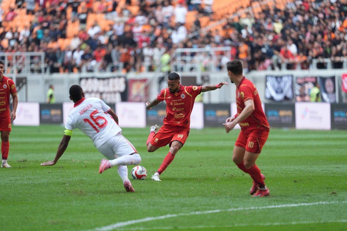 Pemain Persija Jakarta, Maxwell, dalam duel versus Malut United di Jakarta International Stadium, Sabtu (23/8/2025) (Dokumentasi Persija Jakarta)
