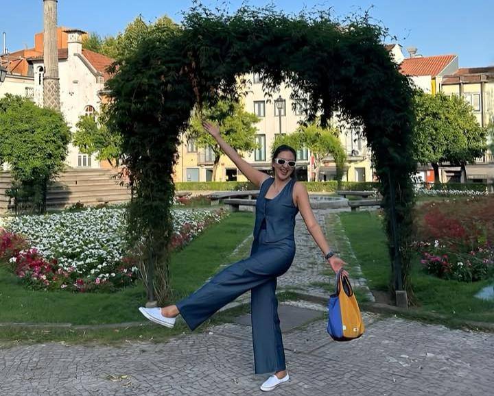 potret Donna Agnesia liburan musim panas di Portugal