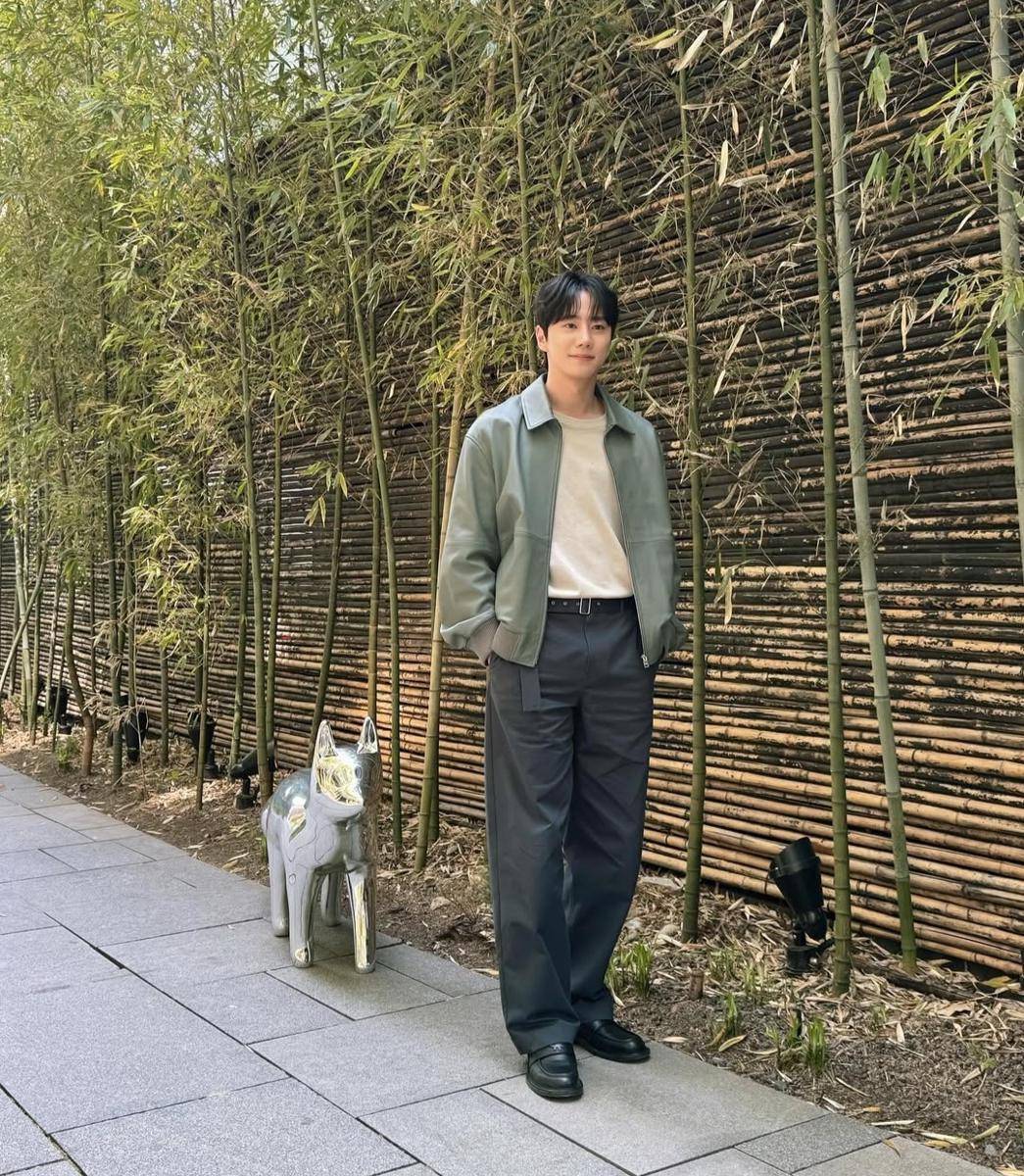 Lee Jun Young (instagram.com/real_2junyoung)